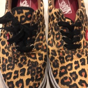 Say 9.5 but fit like a 9 Vans shoes